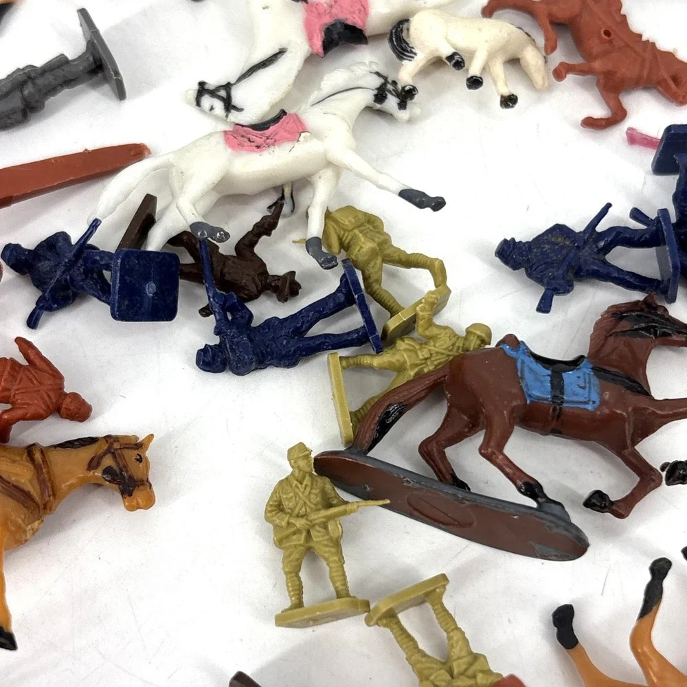 Vintage 1950s Cowboys Indians & Soldiers Plastic Toy Lot of 82 Miniature